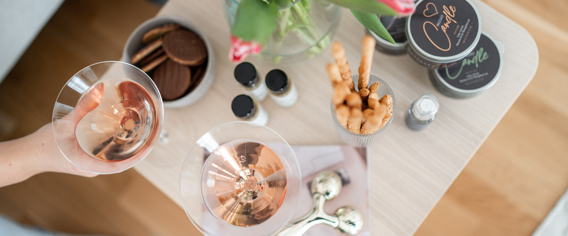 Monroe Shooting32 Snacks und Dildoparty Katalog bei einer Dildoparty von Monroe